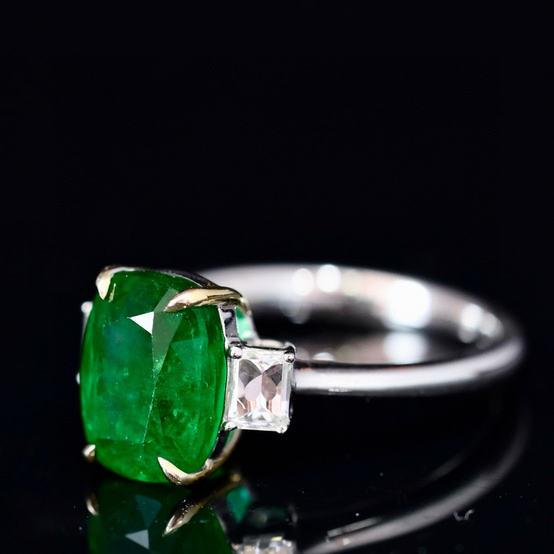 14k Gold 3.98 Ctw Vivid Green Natural Emerald & Diamond Ring - 3