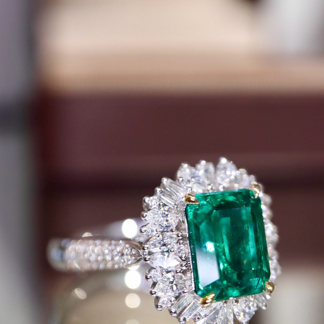 14k Gold 3.67 Ctw Vivid Green Natural Emerald & Diamond Ring - 6