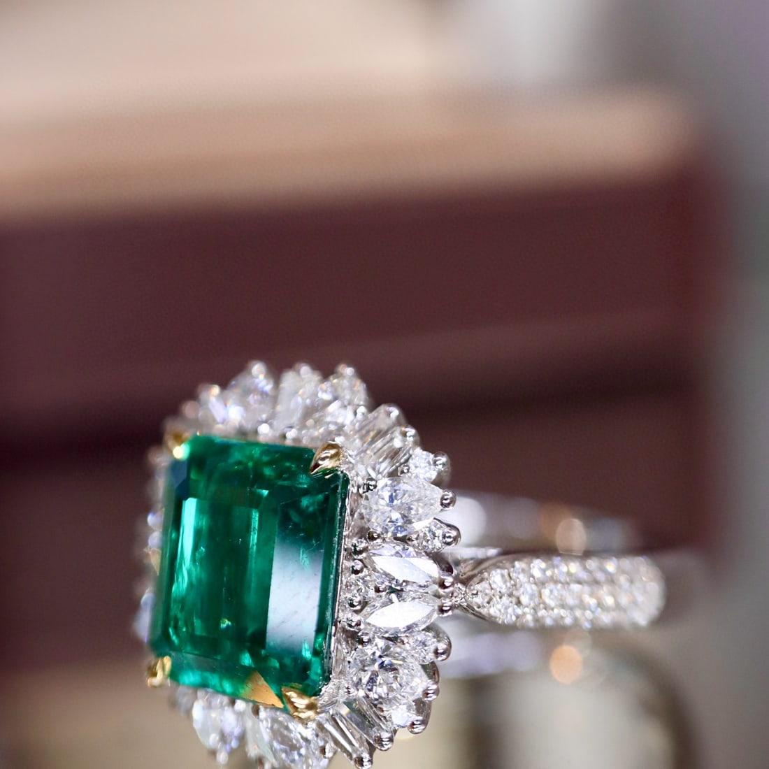 14k Gold 3.67 Ctw Vivid Green Natural Emerald & Diamond Ring - 7