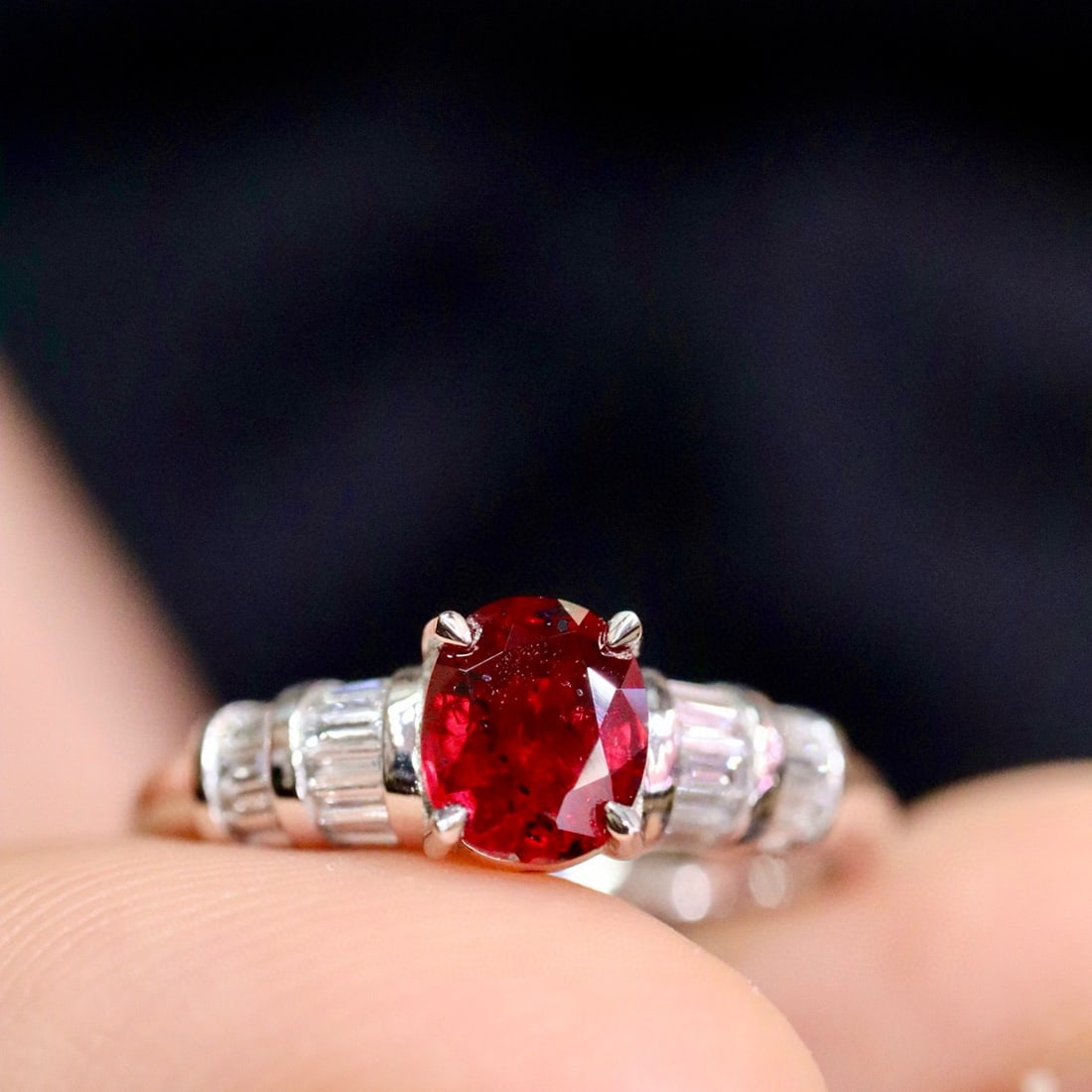 14k Gold 1.32 Ctw Natural Ruby & Diamond Ring: Ref:231000191 // gold content:14k gold // ring size:7. 25us // // main gemstone:ruby // shape:oval // carat weight:1. 0ct // color:red // treatment:natural // // adjacent gemstone 2 : diamond // shape