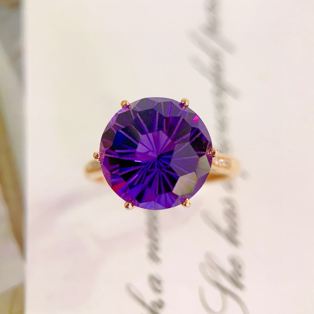 14k Gold 5.83 Ctw Natural Amethyst & Diamond Ring: Ref:231000198 // gold content:14k gold // ring size:7. 25us // // main gemstone:amethyst // shape:round // carat weight:5. 8ct // color:purple // treatment:natural // cut grade:g // // adjacent