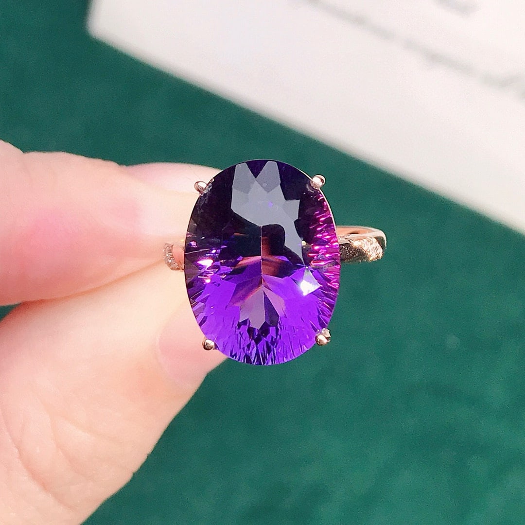 14k Gold 9.98 Ctw Natural Amethyst & Diamond Ring: Ref:231000199 // gold content:14k gold // ring size:7. 25us // // main gemstone:amethyst // shape:oval // carat weight:9. 95ct // color:purple // treatment:natural // // adjacent gemstone 2 : diamond 