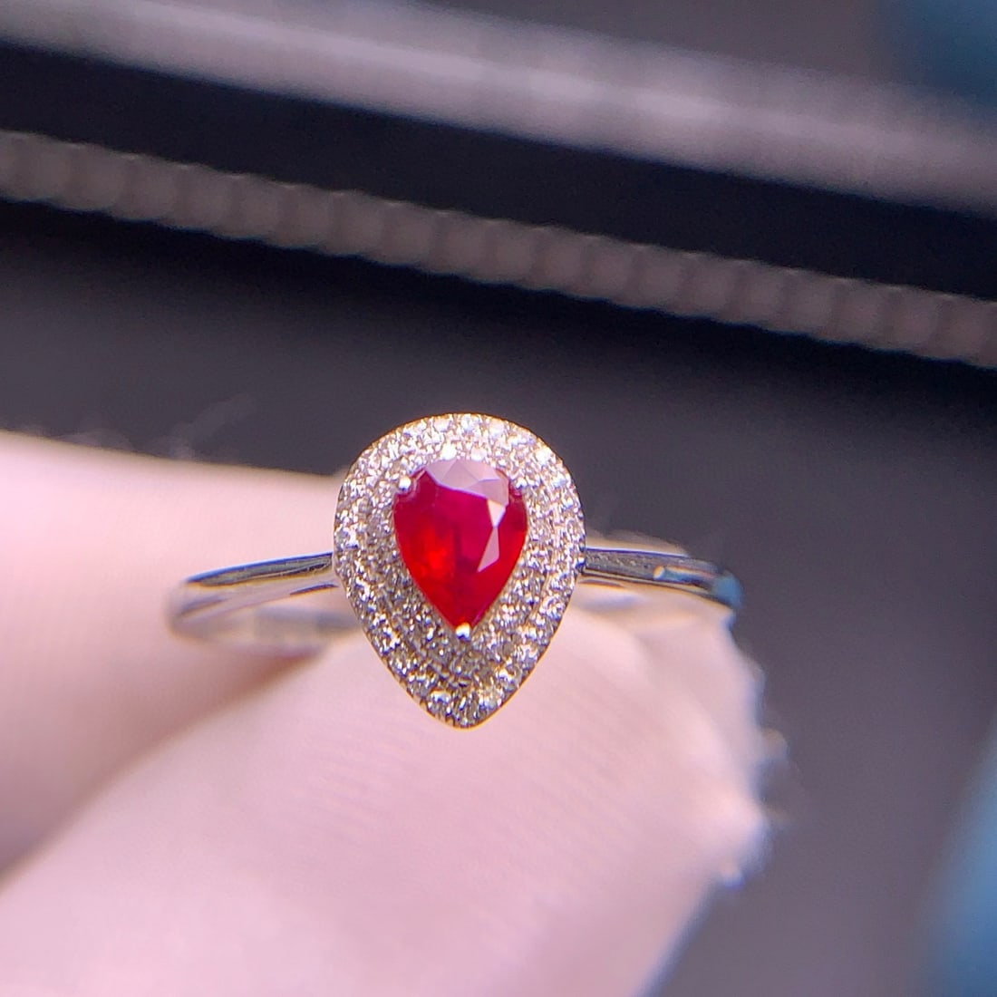 14k Gold 0.45 Ct Natural Ruby & Diamond Ring: Ref:231000205 // gold content:14k gold // ring size:7. 25us // // main gemstone:ruby // shape:pear // carat weight:0. 45ct // color:pigeonblood red // treatment:natural // // adjacent gemstone 2 :