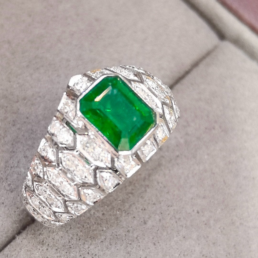 14k Gold 1.50 Ctw Vivid Green Natural Emerald & Diamond Ring - 2