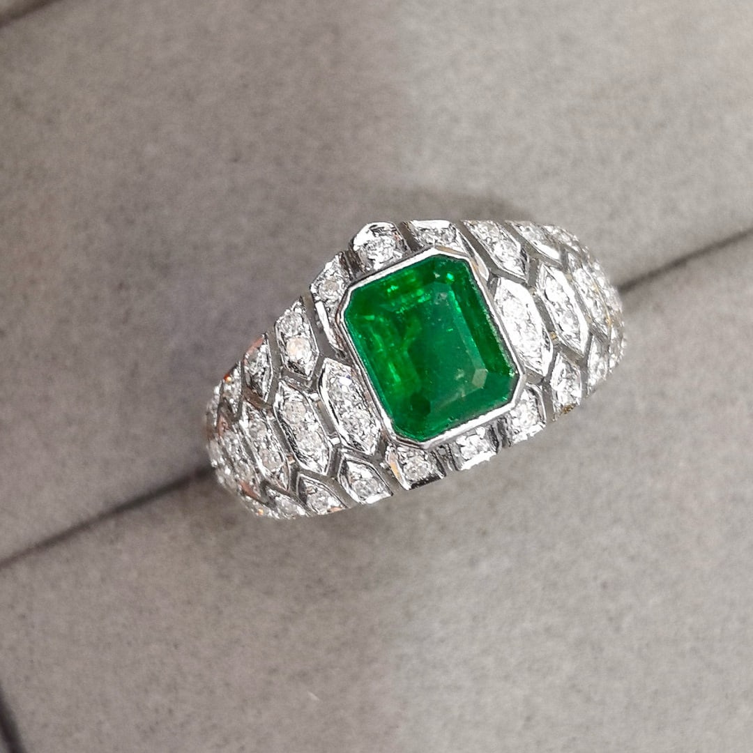 14k Gold 1.50 Ctw Vivid Green Natural Emerald & Diamond Ring - 4