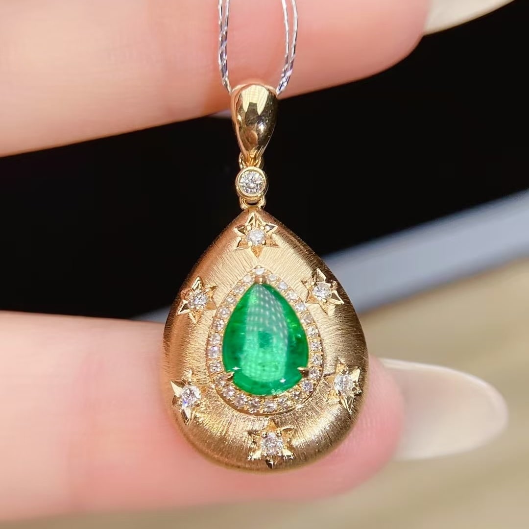 14k Gold 0.85 Ctw Vivid Green Natural Emerald & Diamond Pendant( Without Chain ) - 2