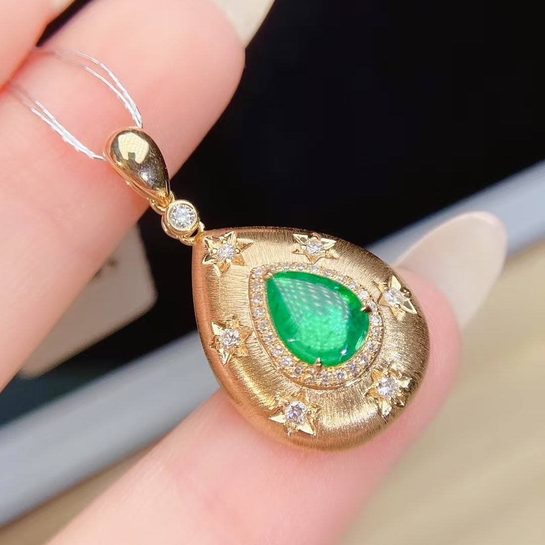 14k Gold 0.85 Ctw Vivid Green Natural Emerald & Diamond Pendant( Without Chain ) - 3