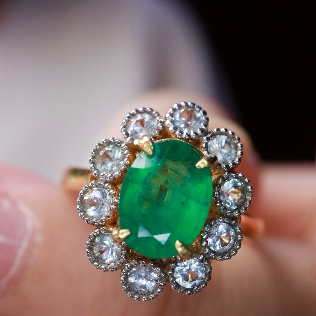 14k Gold 1.28 Ct Vivid Green Natural Emerald & Sapphire Ring: Ref:231000241 // gold content:14k gold // ring size:7. 25us // // main gemstone:emerald // shape:oval // carat weight:1. 28ct // color:vivid green // treatment:natural // // adjacent gemstone 2 : sapp