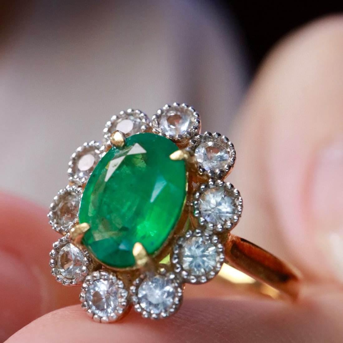 14k Gold 1.28 Ct Vivid Green Natural Emerald & Sapphire Ring - 4