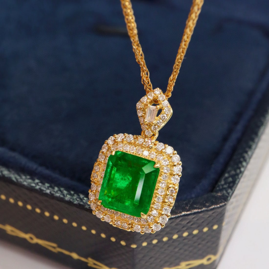 14k Gold 1.68 Ctw Vivid Green Natural Emerald & Diamond Pendant( Without Chain ) - 2