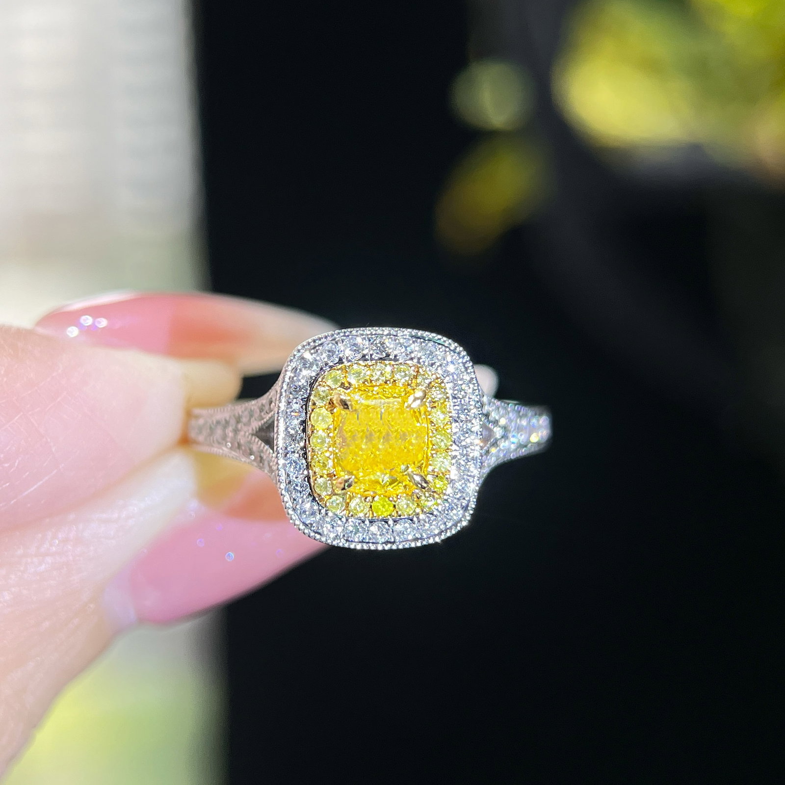 14k Gold 1.34 Ctw Natural Yellow Diamond & Diamond Ring: Ref:231000248 // gold content:14k gold // ring size:7. 25us // // main gemstone:yellow diamond // shape:cushion // carat weight:1. 00ct // color:yellow // treatment:natural // // adjacent gemstone 2