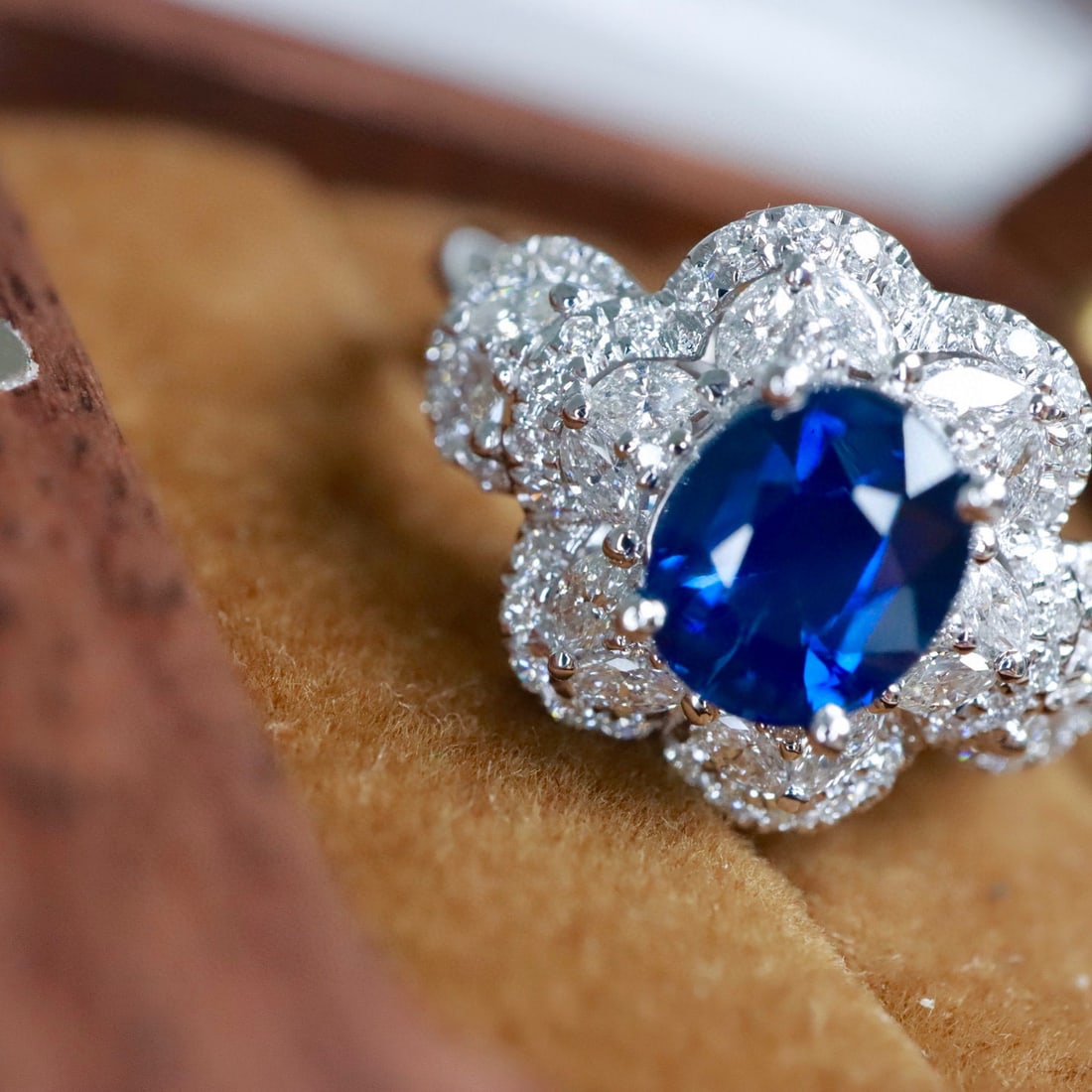 14k Gold 2.22 Ctw Natural Sapphire & Diamond Ring - 6