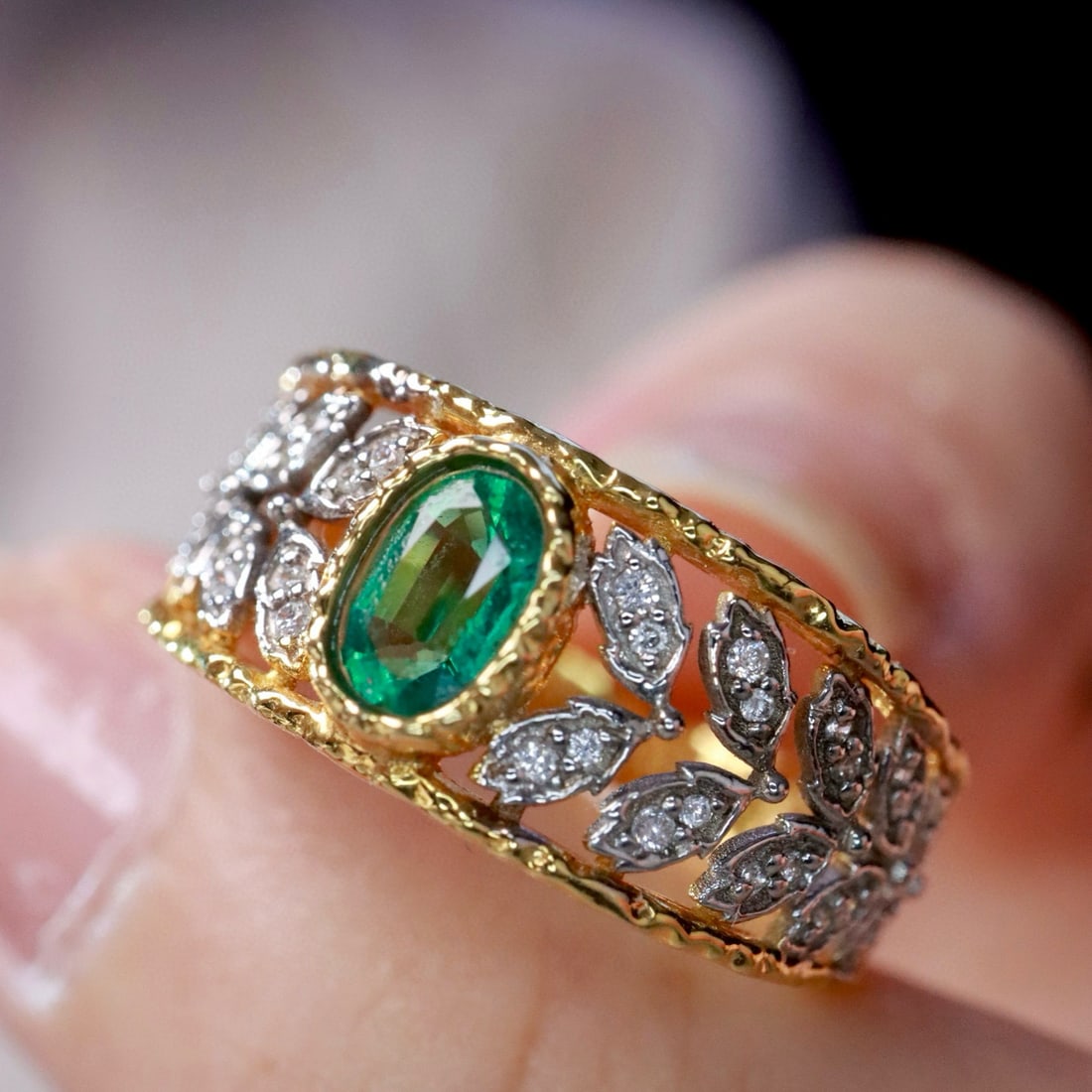 14k Gold 0.55 Ctw Vivid Green Natural Emerald & Diamond Ring - 2