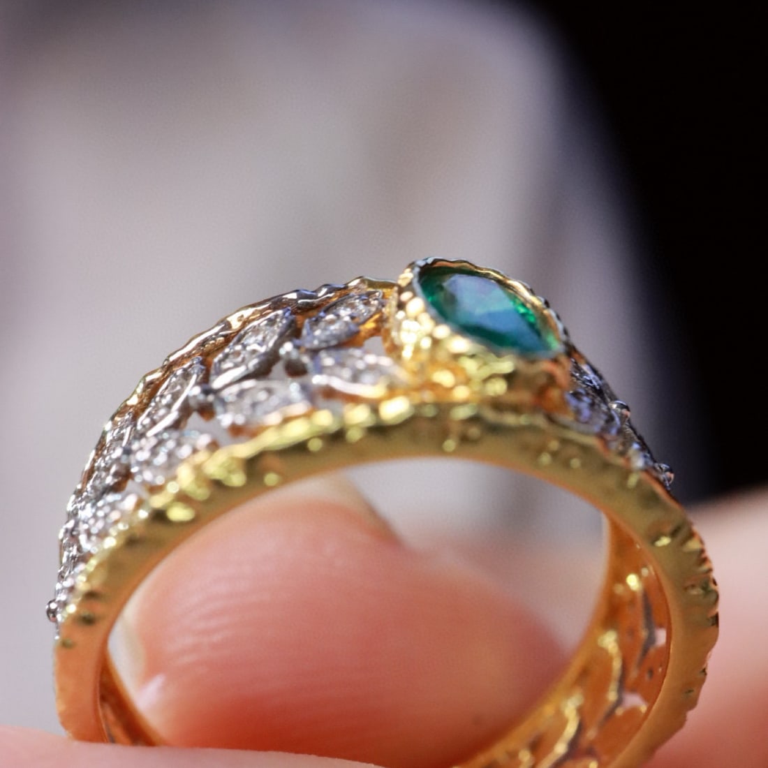 14k Gold 0.55 Ctw Vivid Green Natural Emerald & Diamond Ring - 4