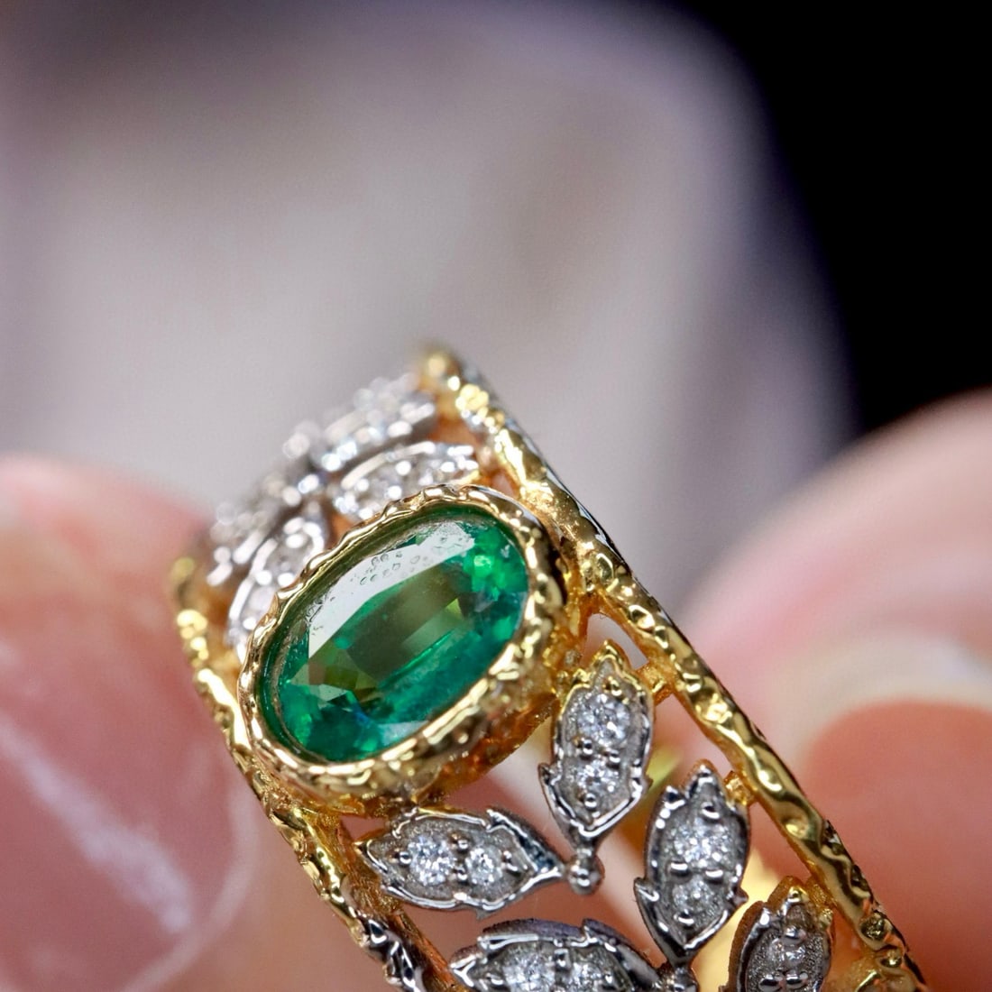 14k Gold 0.55 Ctw Vivid Green Natural Emerald & Diamond Ring - 5