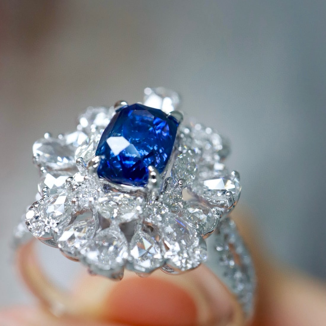 14k Gold 2.64 Ctw Natural Sapphire & Diamond Ring - 4