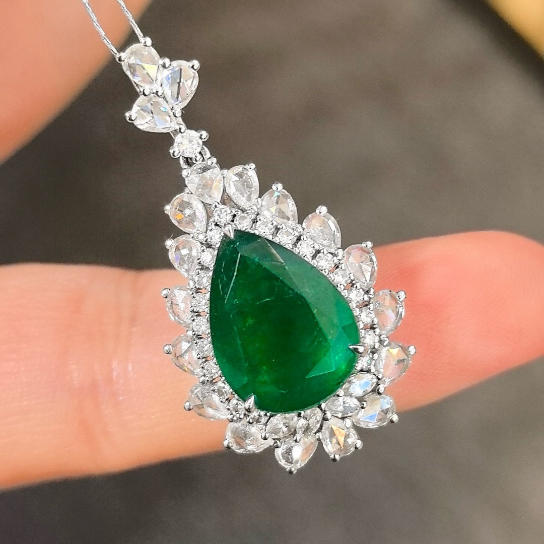 14k Gold 7.18 Ctw Vivid Green Natural Emerald & Diamond Pendant( Without Chain ) - 4