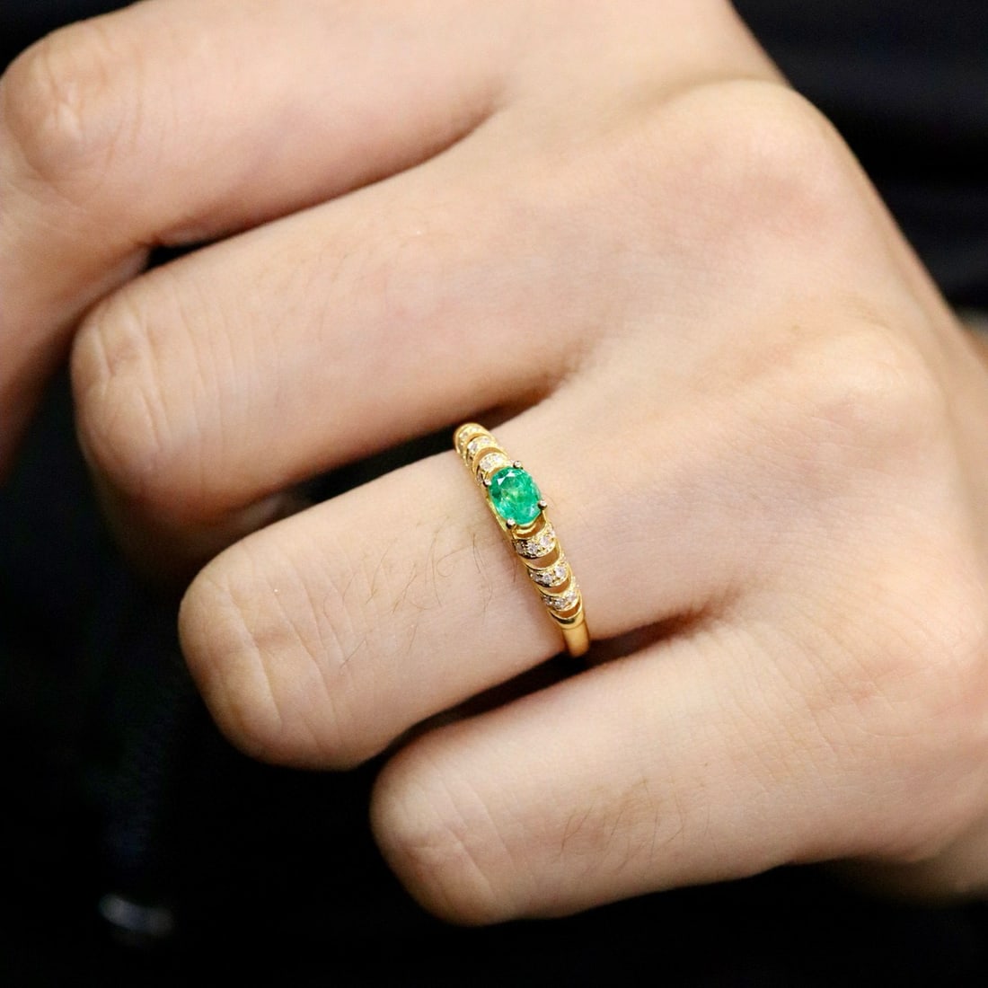 14k Gold 0.41 Ctw Vivid Green Natural Emerald & Diamond Ring - 4