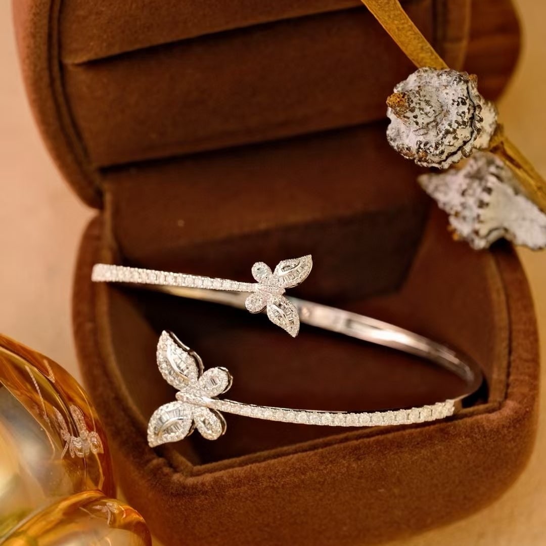 14k Gold 1.4 Ct Natural H Diamond Bangle - 4