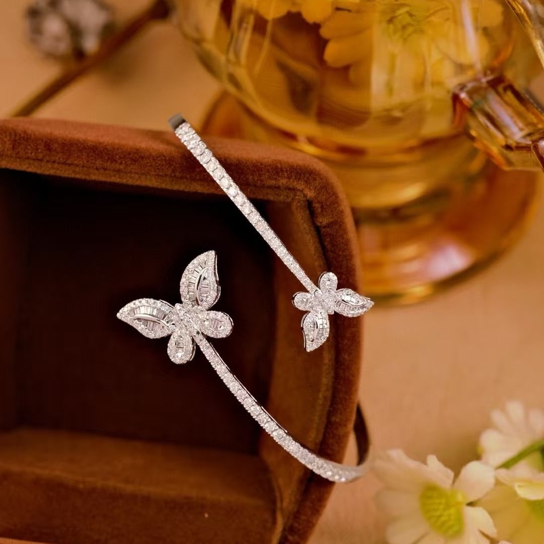 14k Gold 1.4 Ct Natural H Diamond Bangle - 5