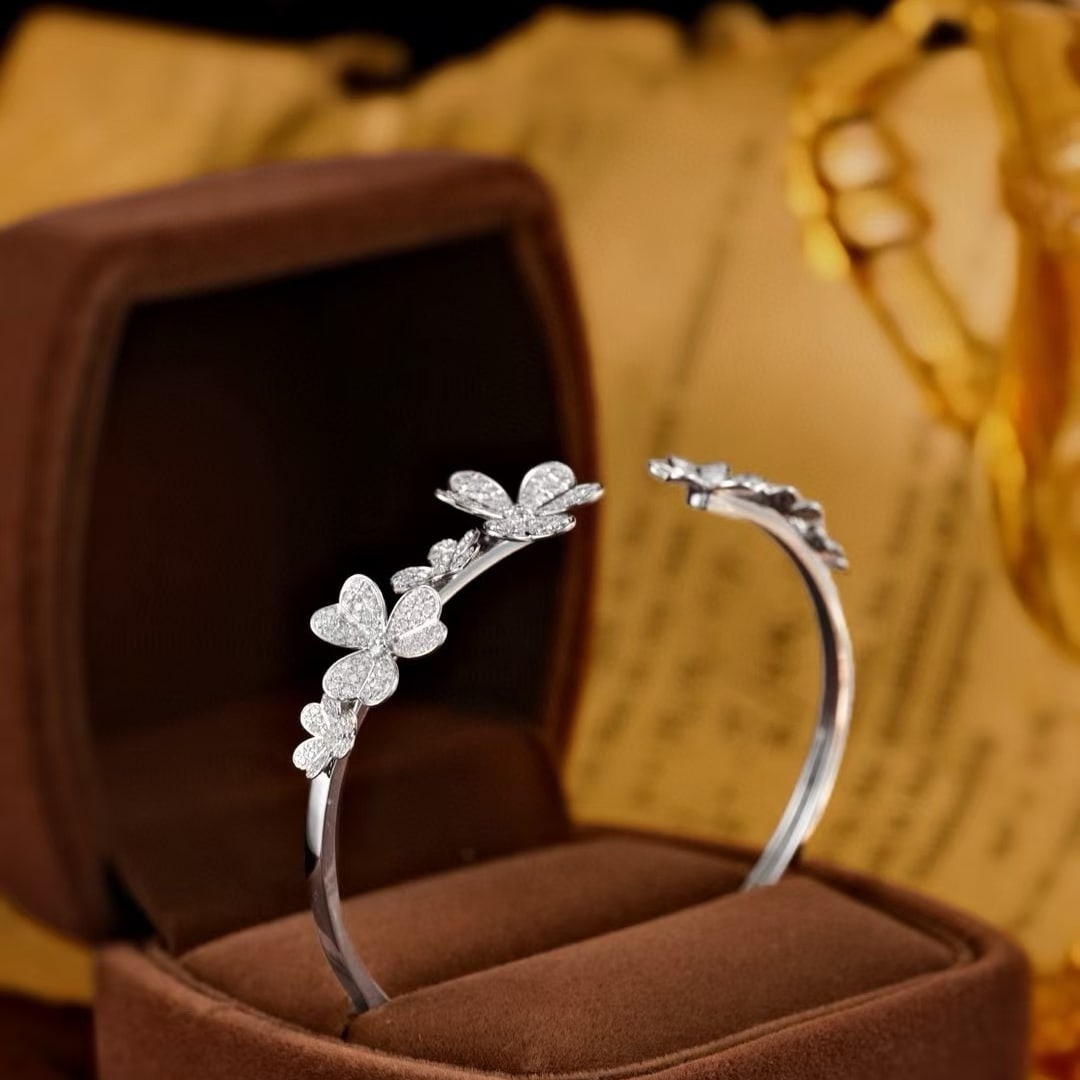 14k Gold 1 Ct Natural H Diamond Bangle - 3