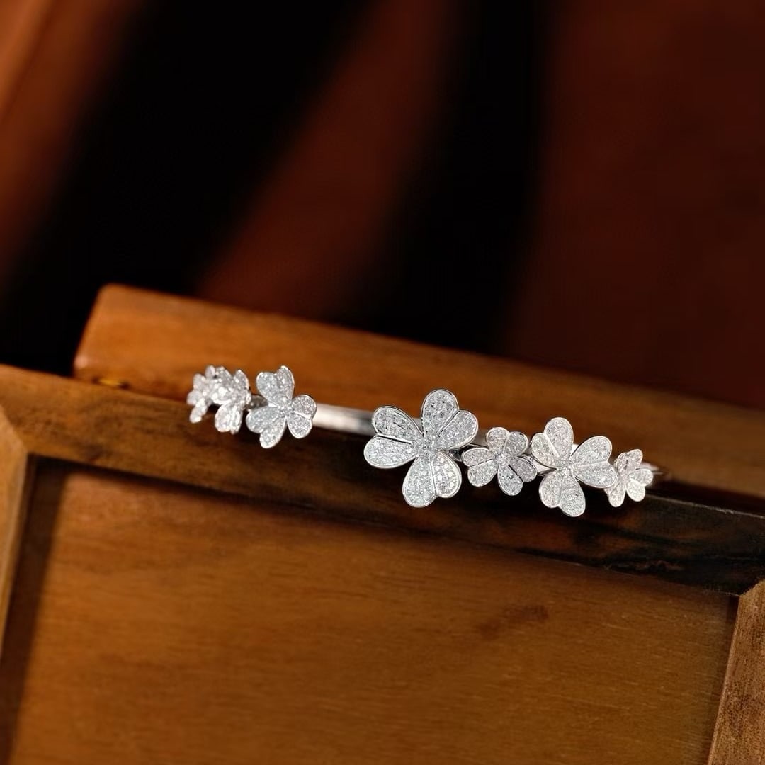 14k Gold 1 Ct Natural H Diamond Bangle - 6