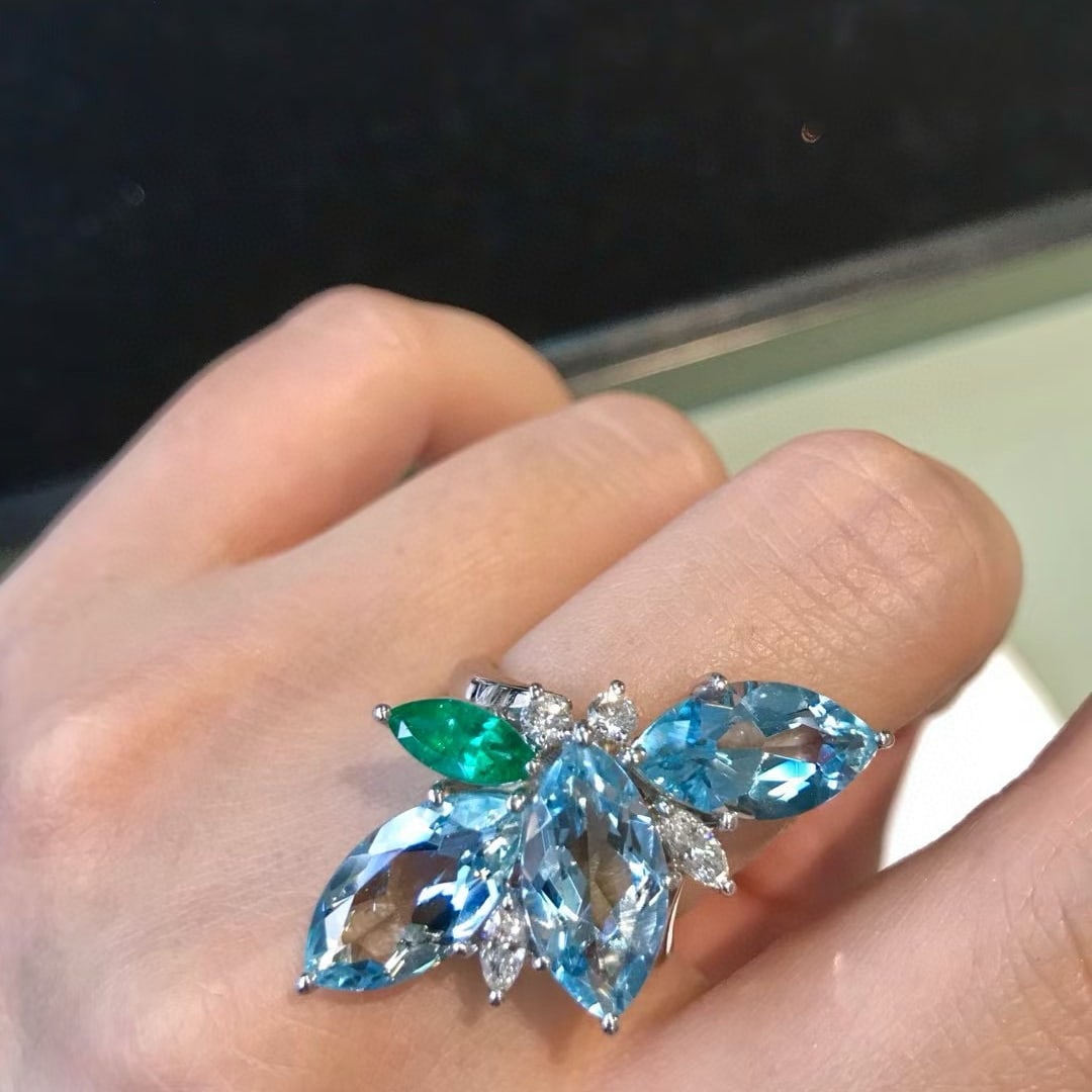 14k Gold 7.42 Ctw Natural Aquamarine & Emerald Ring - 2