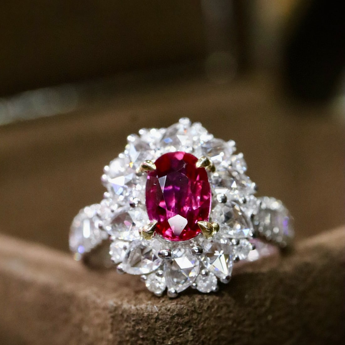 14k Gold 2.39 Ctw Natural Ruby & Diamond Ring: Ref:231000302 // gold content:14k gold // ring size:7. 25us // // main gemstone:ruby // shape:oval // carat weight:1. 06ct // color:red // treatment:natural // // adjacent gemstone 2 : diamond // shap