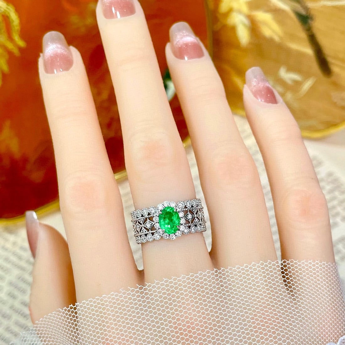 14k Gold 1.34 Ctw Vivid Green Natural Emerald & Diamond Ring - 4