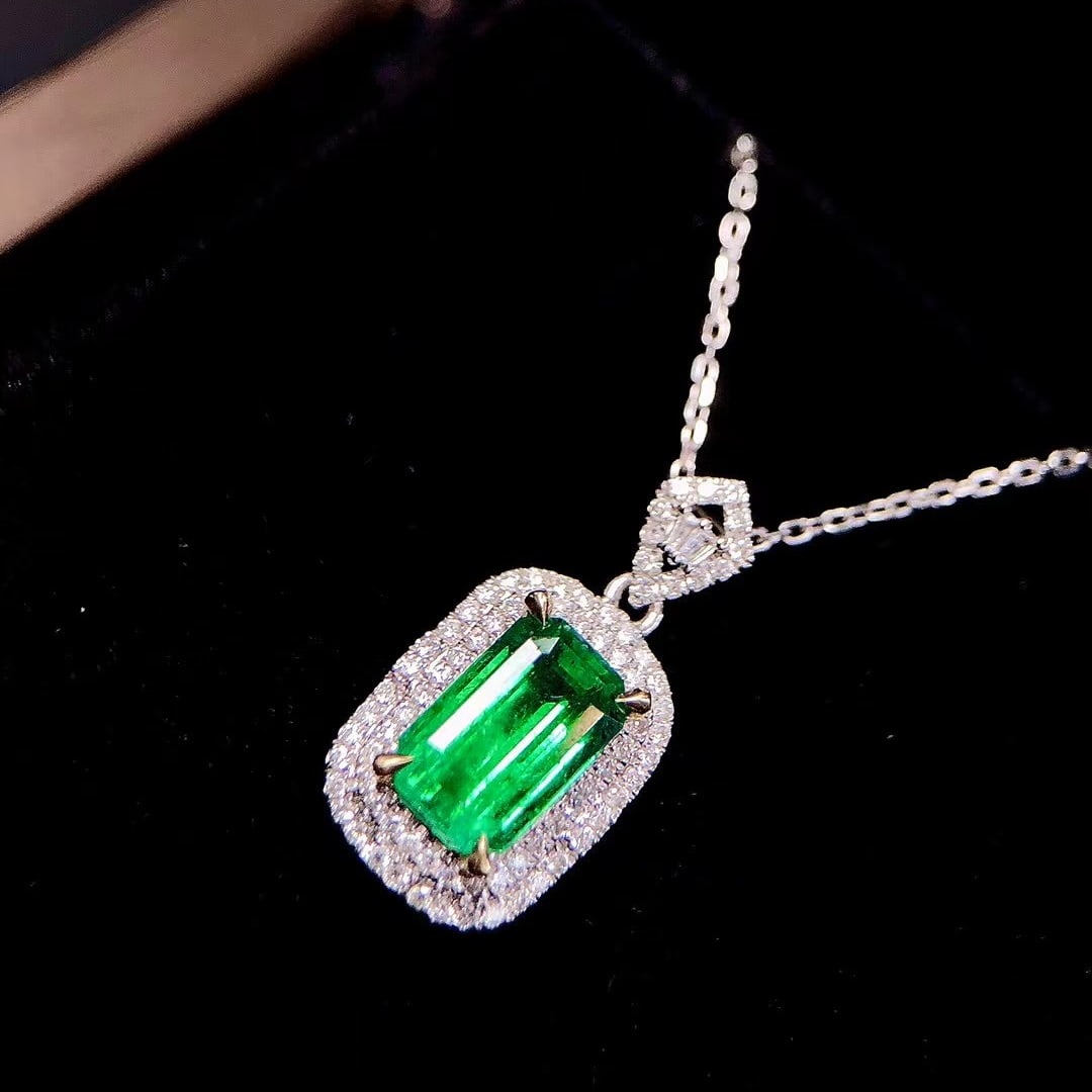 14k Gold 1.59 Ctw Vivid Green Natural Emerald & Diamond Necklace - 2