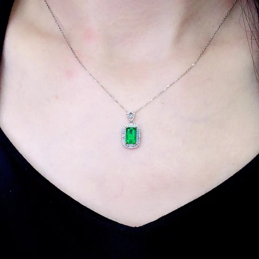 14k Gold 1.59 Ctw Vivid Green Natural Emerald & Diamond Necklace - 3