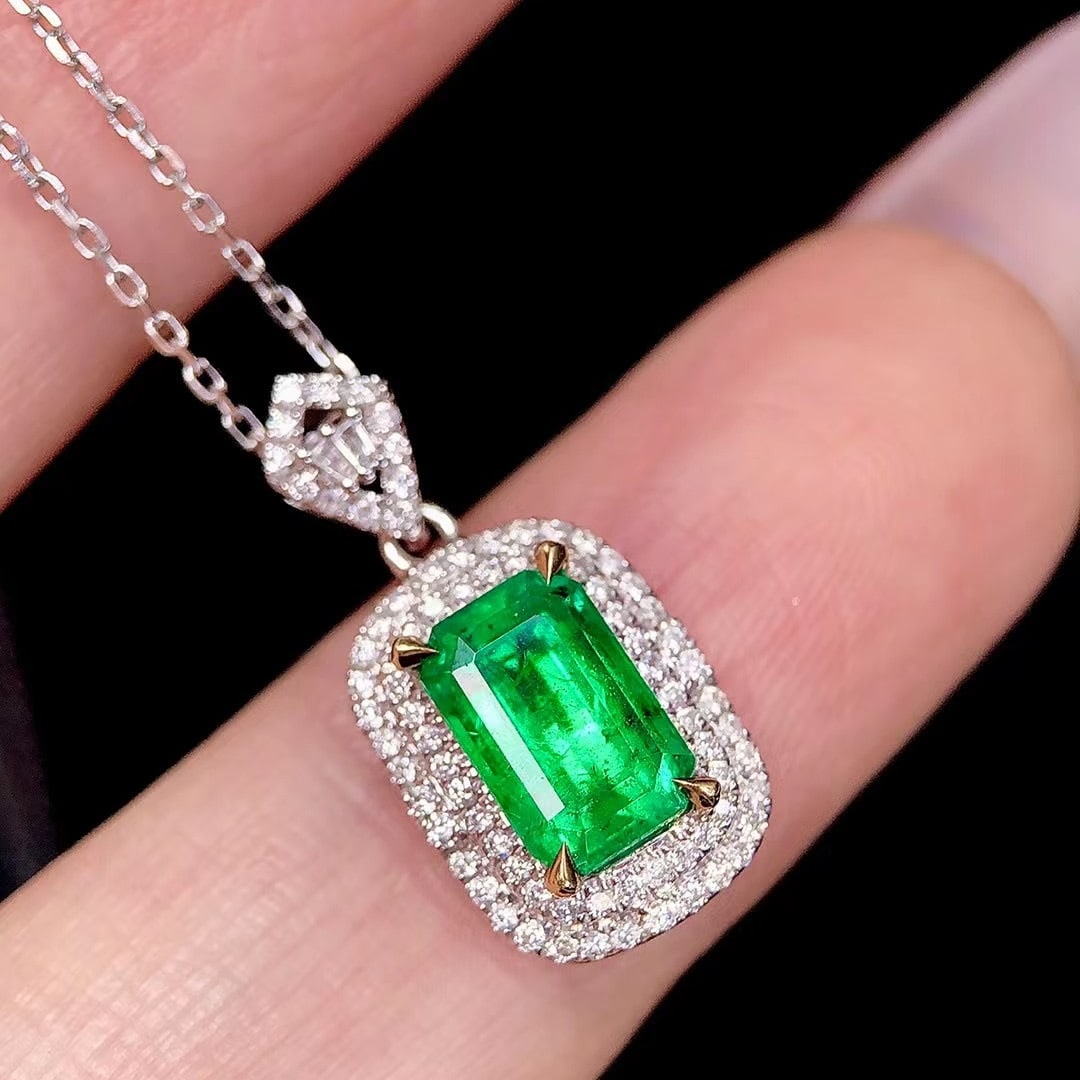 14k Gold 1.59 Ctw Vivid Green Natural Emerald & Diamond Necklace - 4