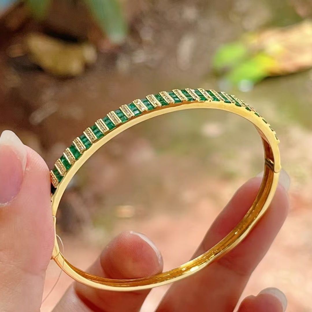 14k Gold 4.00 Ct Natural Emerald & Diamond Bangle - 5