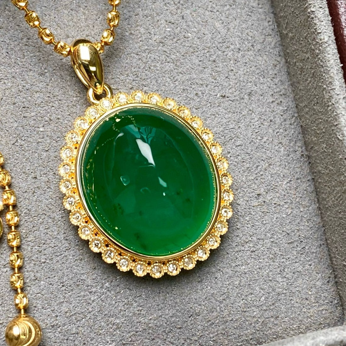 14k Gold 17.72 Ctw Vivid Green Natural Emerald & Diamond Pendant( Without Chain ) - 2