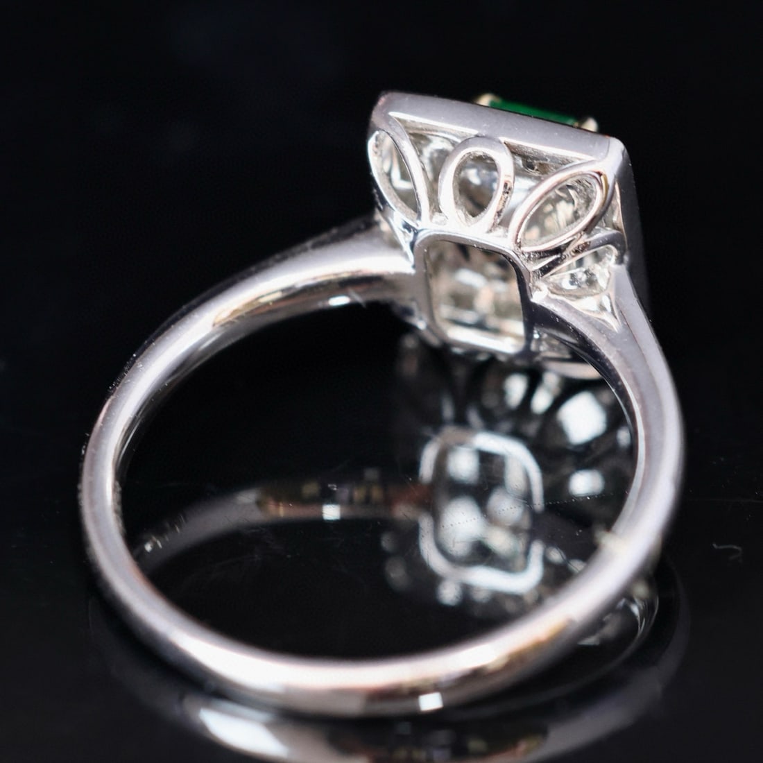 14k Gold 1.10 Ctw Vivid Green Natural Emerald & Diamond Ring - 3