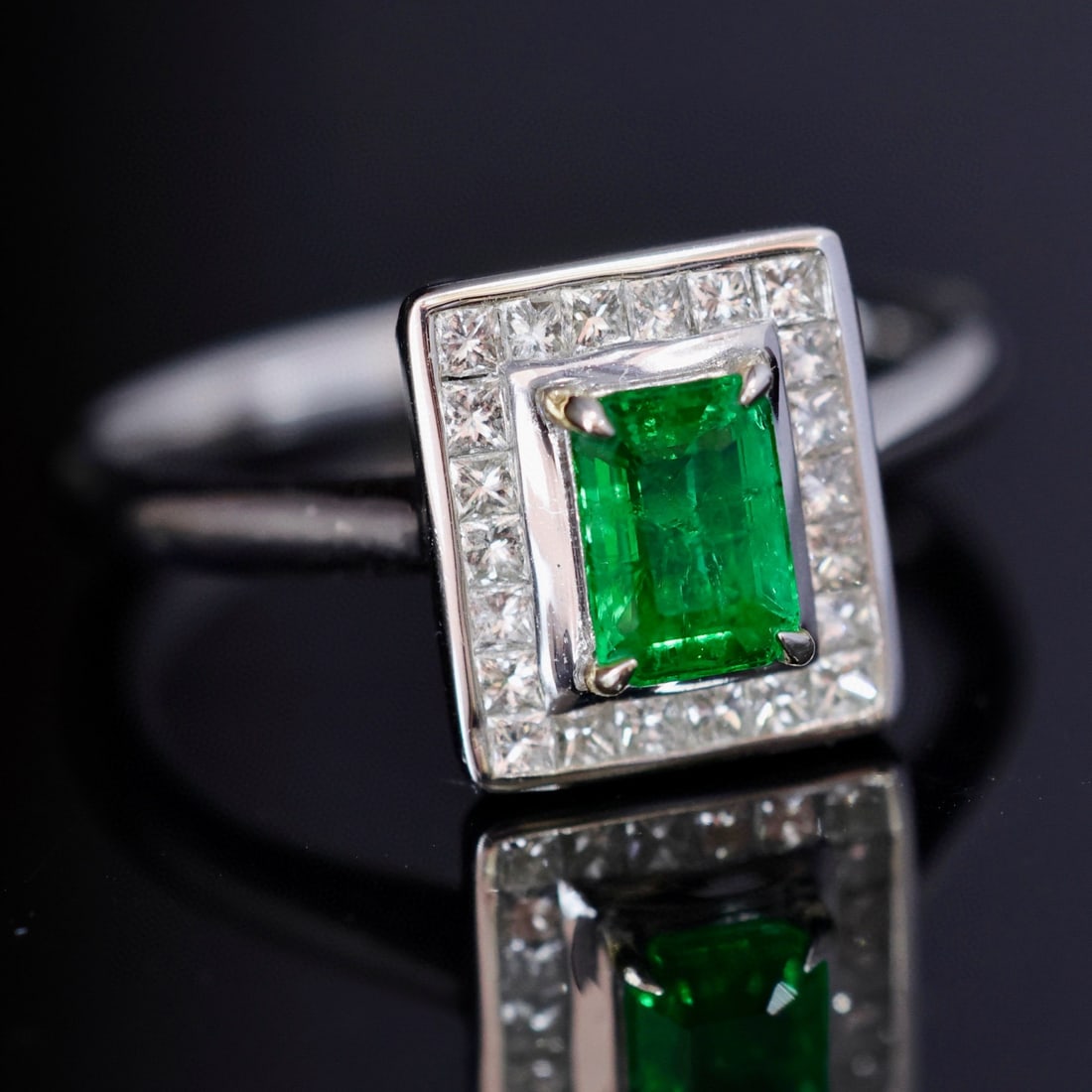14k Gold 1.10 Ctw Vivid Green Natural Emerald & Diamond Ring - 5