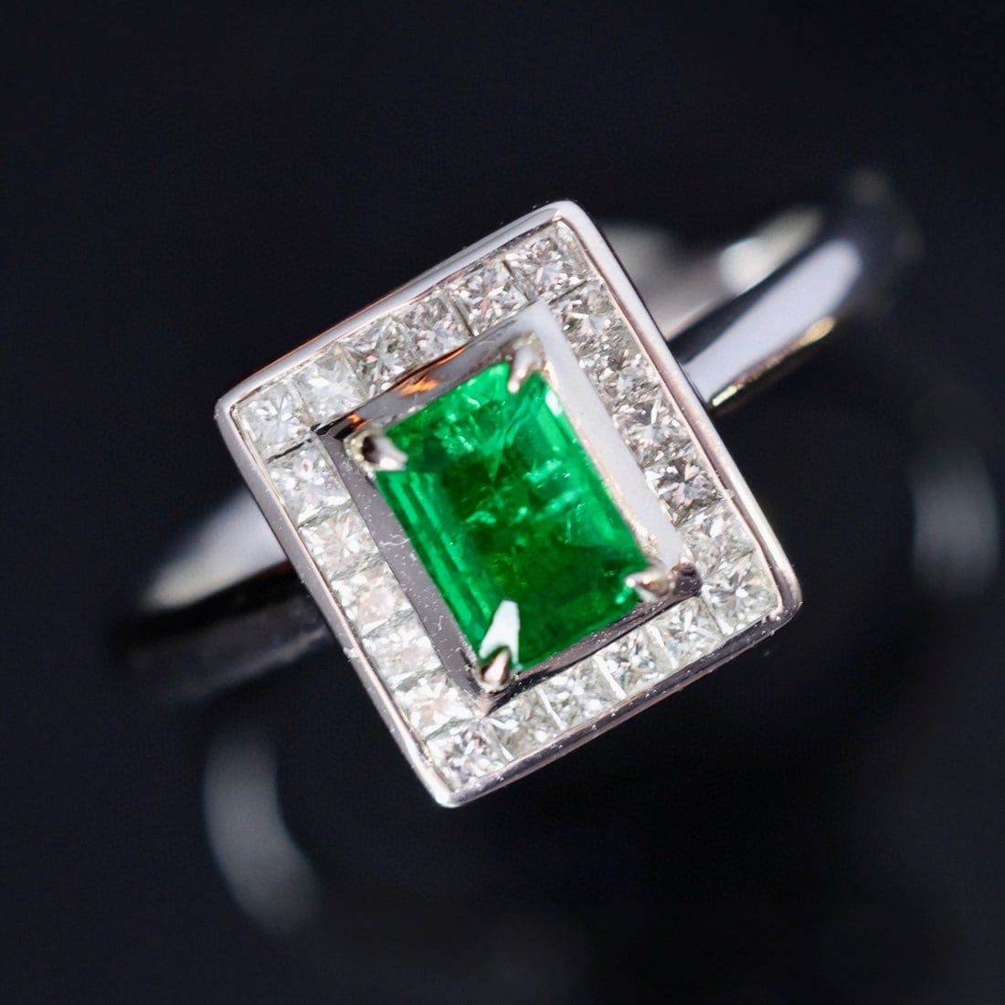 14k Gold 1.10 Ctw Vivid Green Natural Emerald & Diamond Ring - 6