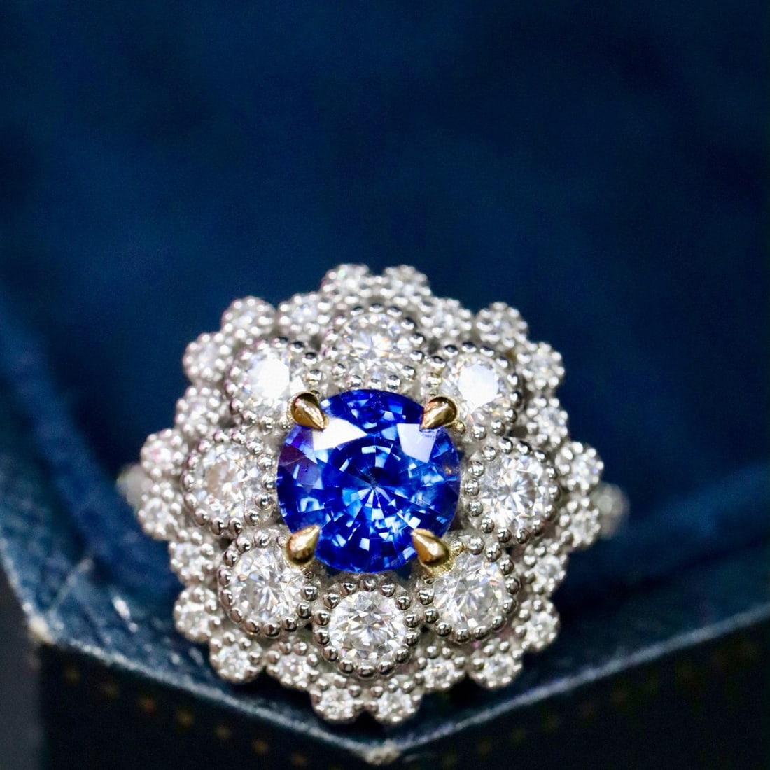 14k Gold 1.11 Ctw Vivid Blue Natural Sapphire & Diamond Ring: Ref:231000333 // gold content:14k gold // ring size:7. 25us // // main gemstone:sapphire // shape:round // carat weight:1. 02ct // color:vivid blue // treatment:natural // cut grade:g // // adjacent