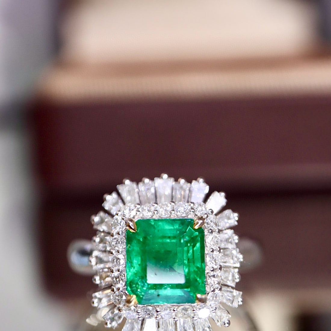 14k Gold 3.24 Ctw Vivid Green Natural Emerald & Diamond Ring - 5