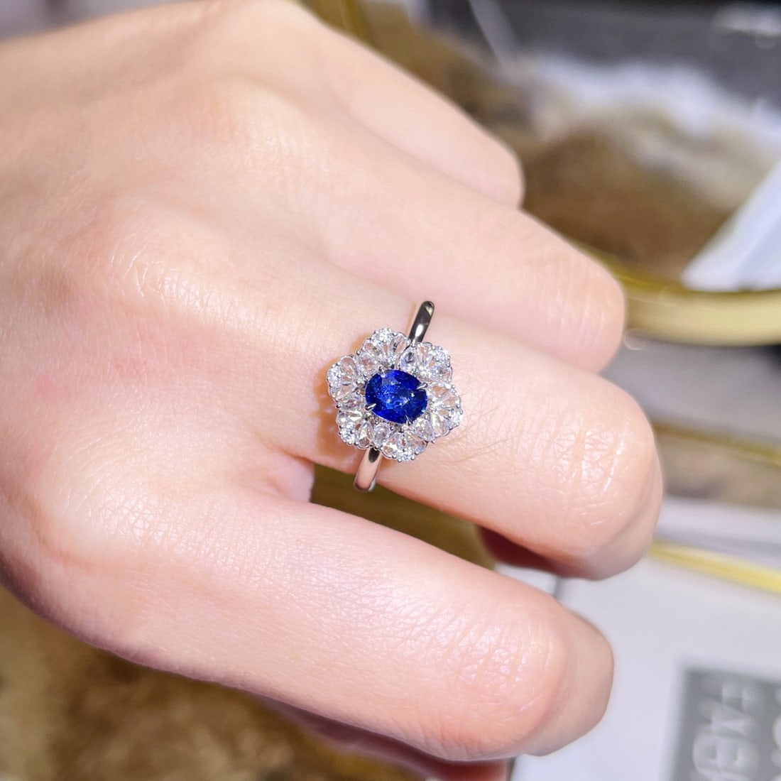 14k Gold 0.84 Ctw Natural Sapphire & Diamond Ring - 4
