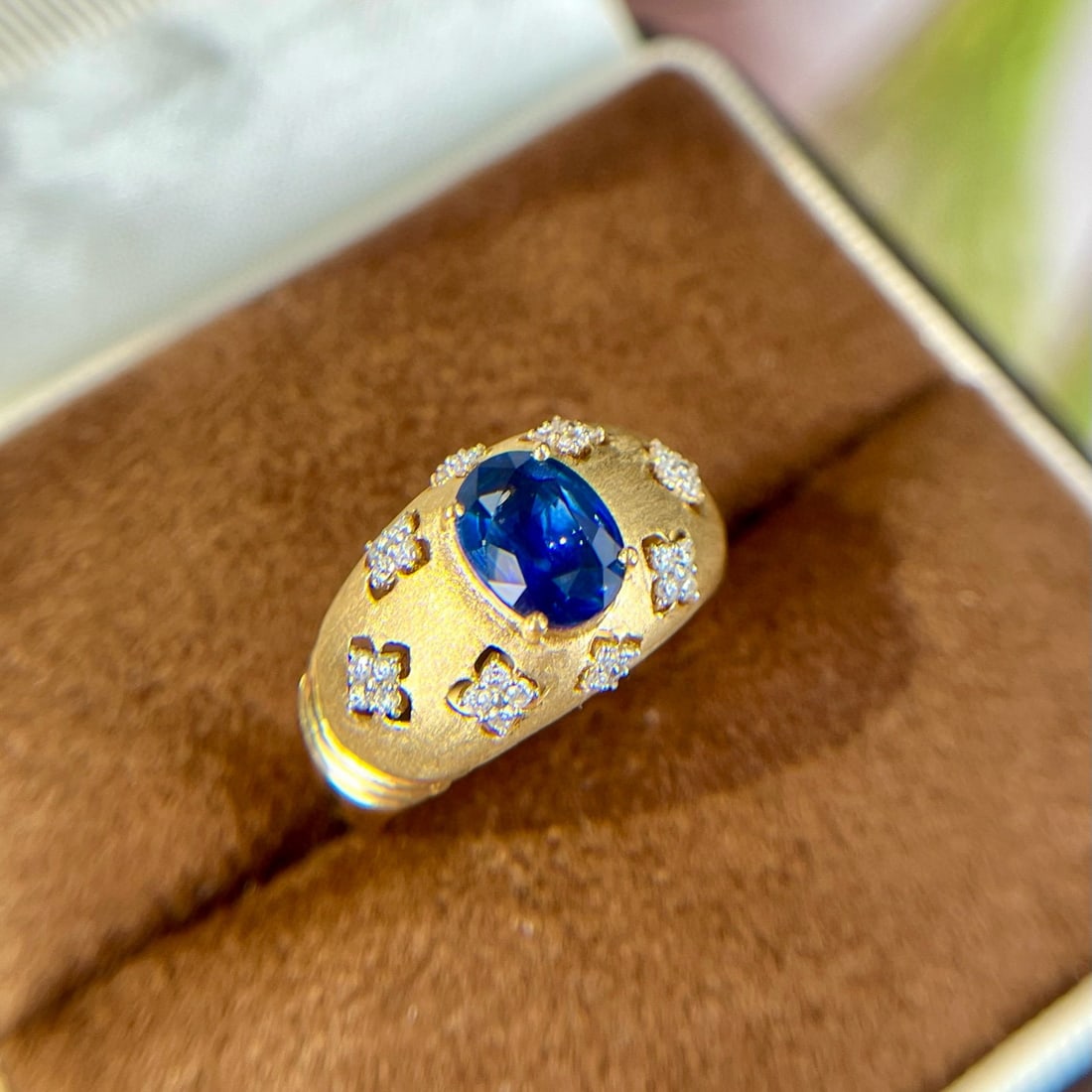 14k Gold 1.42 Ctw Natural Sapphire & Diamond Ring: Ref:231000362 // gold content:14k gold // ring size:7. 25us // // main gemstone:sapphire // shape:oval // carat weight:1. 27ct // color:blue // treatment:natural // // adjacent gemstone 2 : diamond