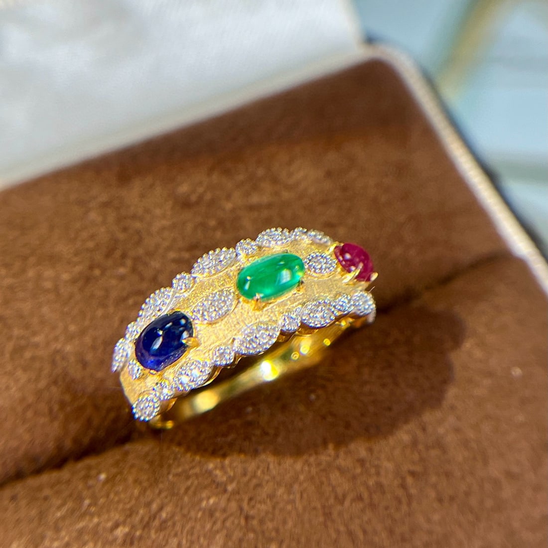 14k Gold 1.4 Ctw Natural Emerald & Ruby & Sapphire & Diamond Ring: Ref:231000366 // gold content:14k gold // ring size:7. 25us // // main gemstone:emerald & ruby & sapphire // shape:oval // carat weight:1. 3ct // color:green & red & blue // treatment:natural // //