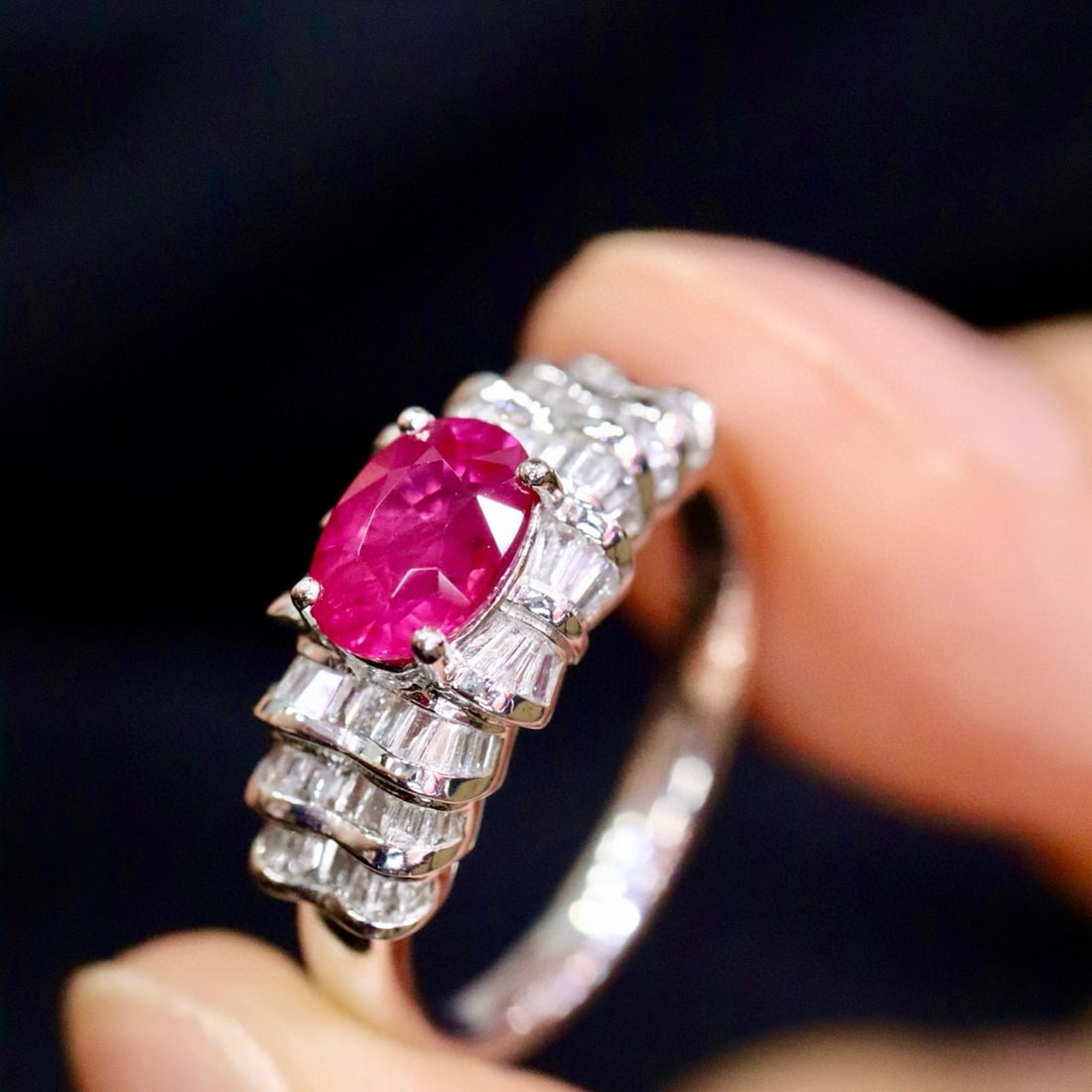 14k Gold 1.54 Ctw Natural Ruby & Diamond Ring: Ref:231000372 // gold content:14k gold // ring size:7. 25us // // main gemstone:ruby // shape:oval // carat weight:1. 14ct // color:red // treatment:natural // // adjacent gemstone 2 : diamond // shap