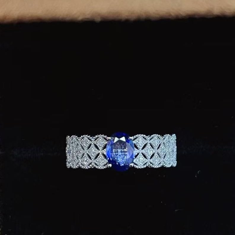 14k Gold 0.95 Ct Natural Sapphire & Diamond Ring: Ref:231000385 // gold content:14k gold // ring size:7. 25us // // main gemstone:sapphire // shape:oval // carat weight:0. 95ct // color:blue // treatment:natural // // adjacent gemstone 2 : diamond