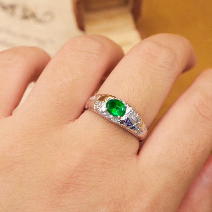 14k Gold 0.67 Ctw Vivid Green Natural Emerald & Diamond Ring - 5