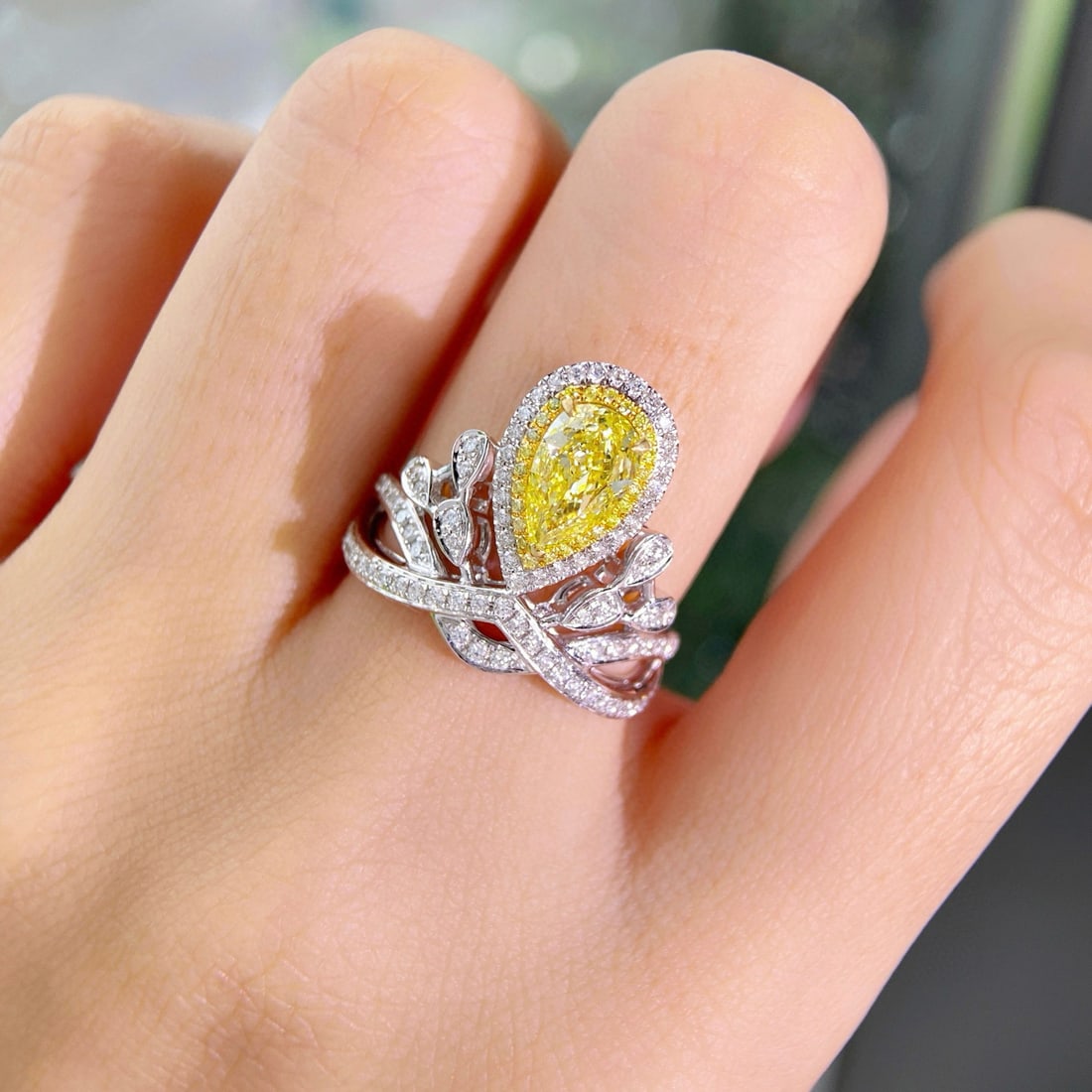 Gia Certified 14k Gold 1.00 Ct Natural Yellow Diamond & Diamond Ring - 3