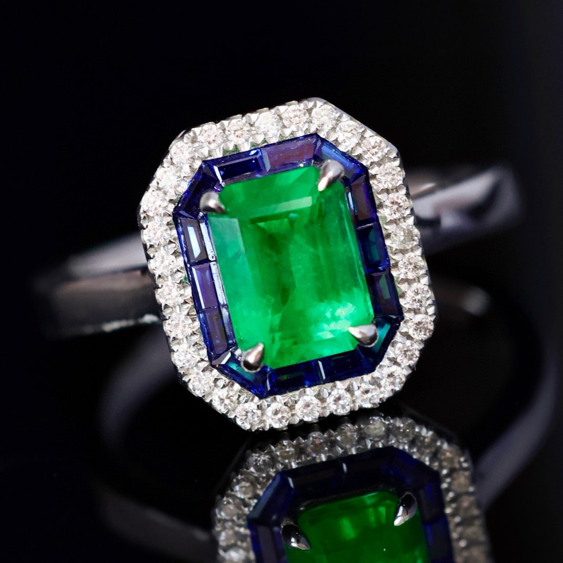 14k Gold 1.33 Ctw Vivid Green Natural Emerald & Diamond Ring: Ref:231000437 // gold content:14k gold // ring size:7. 25us // // main gemstone:emerald // shape:octagonal // carat weight:1. 18ct // color:vivid green // treatment:natural // // adjacent gemstone 2