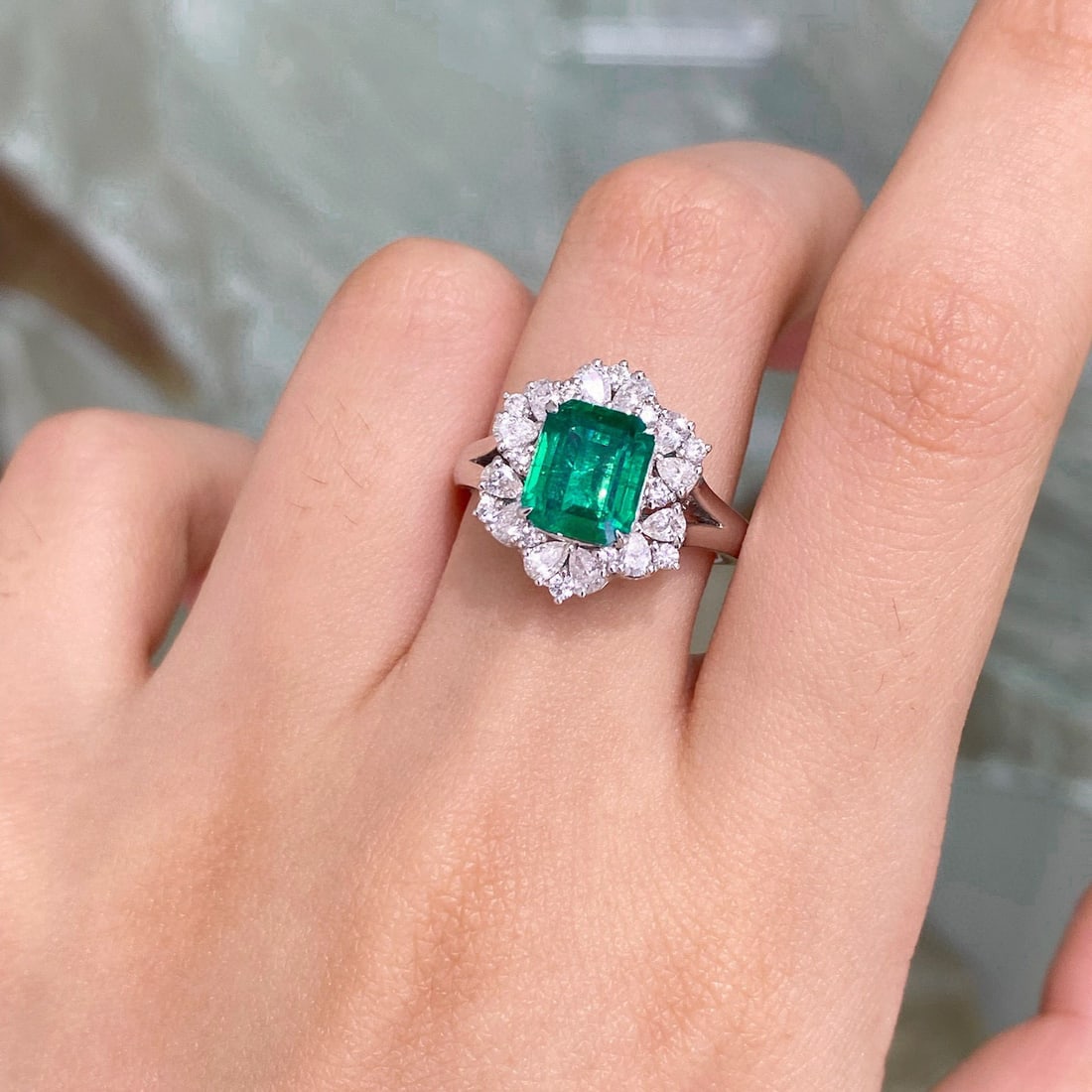 14k Gold 2.59 Ctw Vivid Green Natural Emerald & Diamond Ring - 2