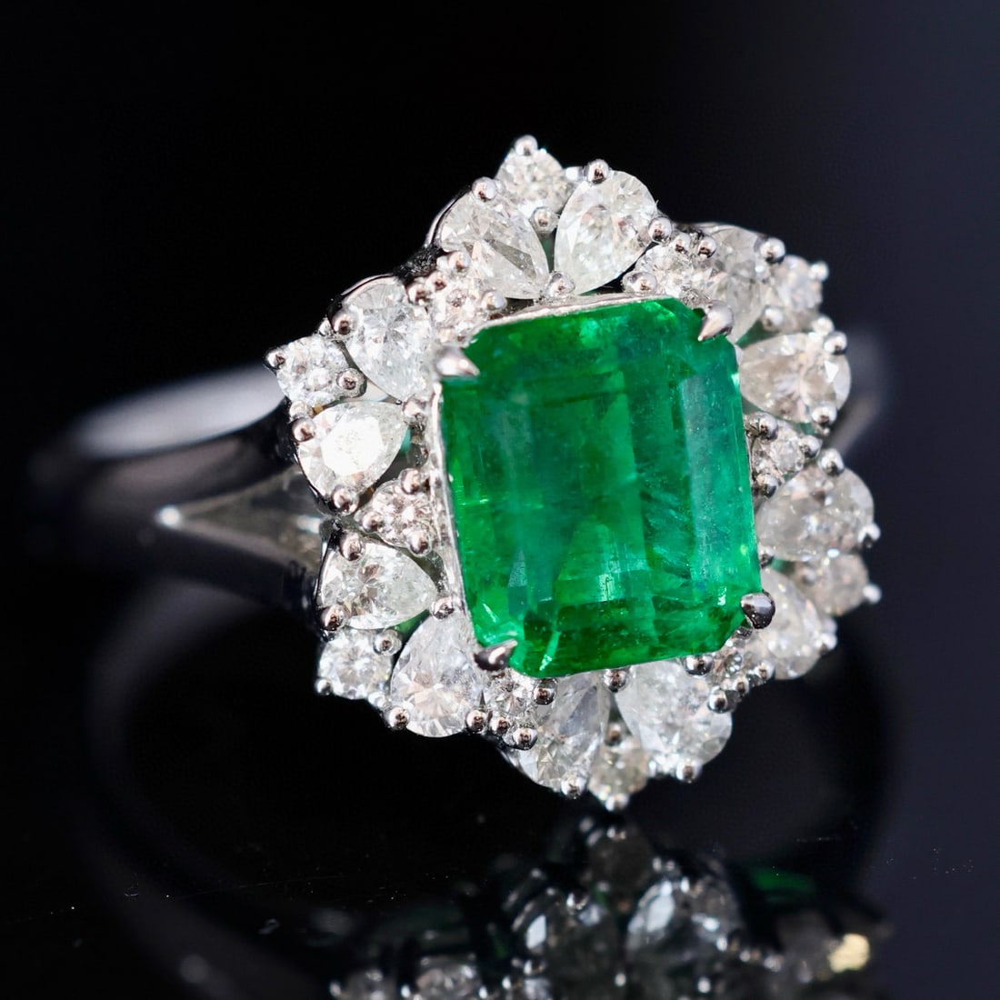 14k Gold 2.59 Ctw Vivid Green Natural Emerald & Diamond Ring - 6