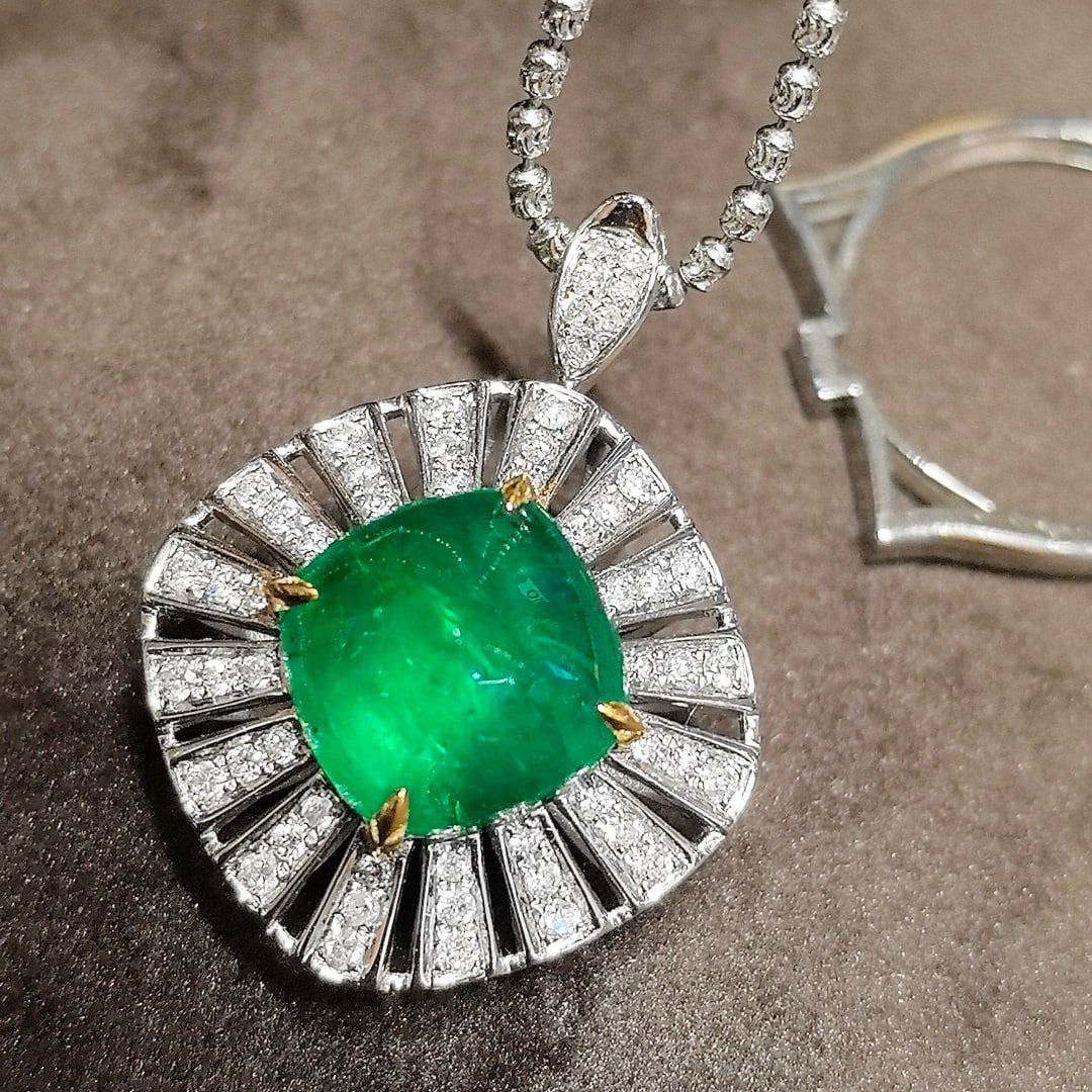 14k Gold 5.46 Ctw Vivid Green Natural Emerald & Diamond Ring/pendant( Without Chain ) - 2